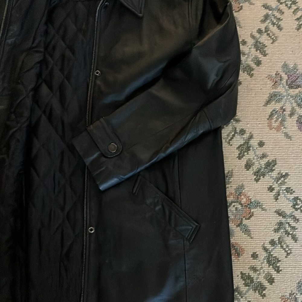 Leather jacket - Picture 3 of 7